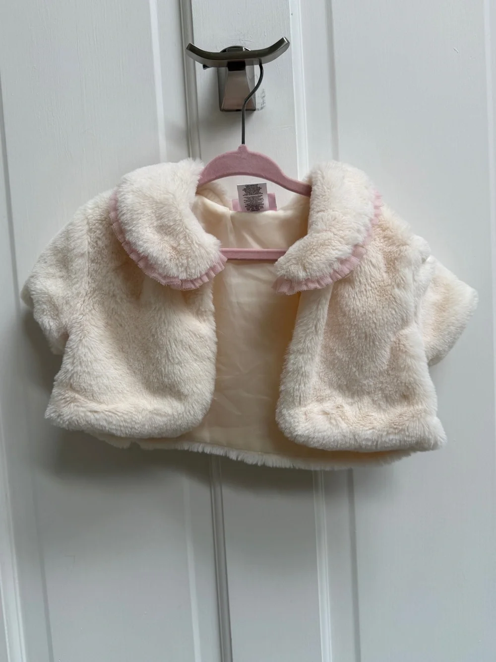 NWOT Little Lass Girls 4T Cream Faux-Fur Bolero with Pink Trim Cropped Jacket